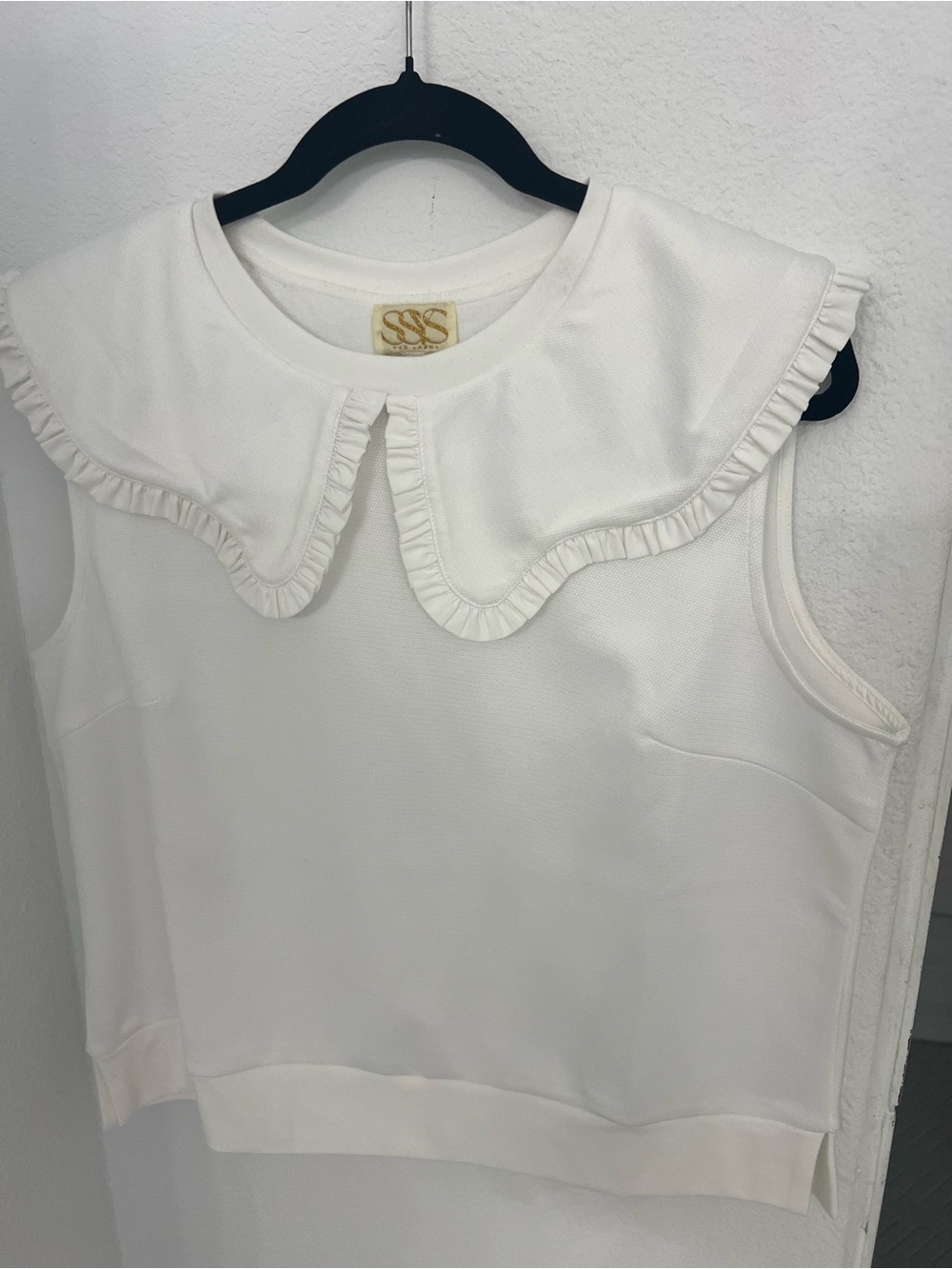 SSYS White Sleeveless Ruffle/Peter Pan Collar Top L